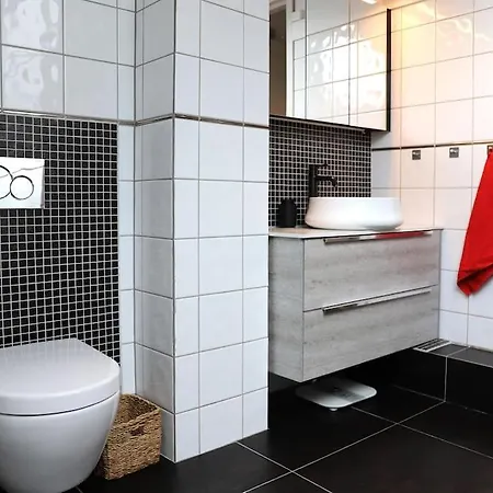 Flott Med 4 Soverom Sentralt I Apartman *