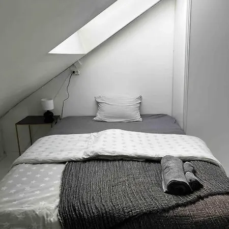 Flott Med 4 Soverom Sentralt I Lägenhet