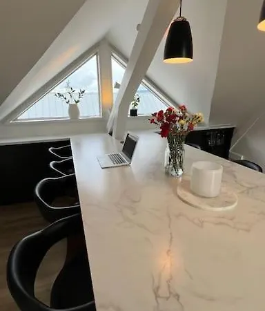 Flott Med 4 Soverom Sentralt I